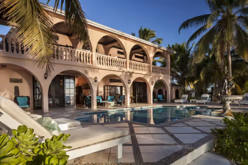 Casa Tortuga - Luxury 250' long Beachfront-Pool,Horse Fountain, Snorkeling, Volleyball & Chef!