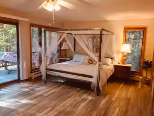 Spacious Riverfront Getaway in the Heart of the White Mountains, photo 4
