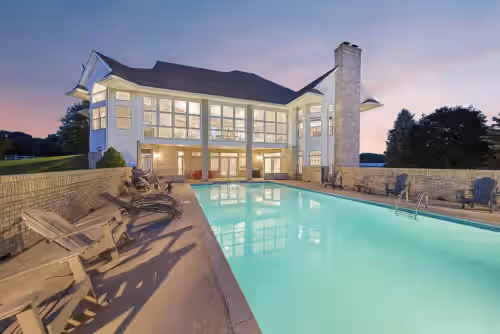 HUGE Crystal Lake 7 Acre Ranch w/Pool & Hot Tub