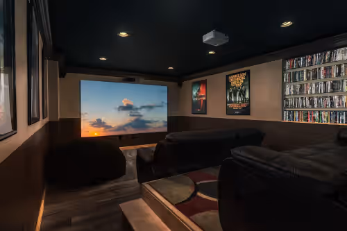 Mountainside Manor: 12-guest, Pet-Friendly, with Theater, Game Room, & Hot Tub, photo 4