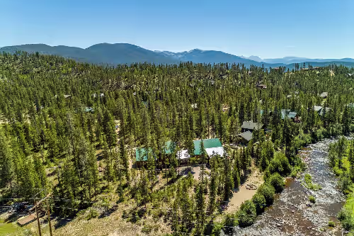 Riverfront log home on 3 acres near RMNP w/hot tub, private beach & flyfishing, photo 4