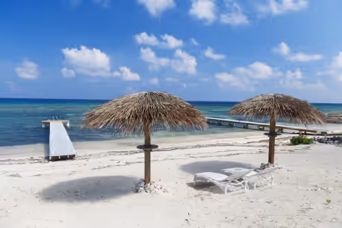 Coco Kai Beach Front Villa with Heated Pool and Private Dock, photo 2