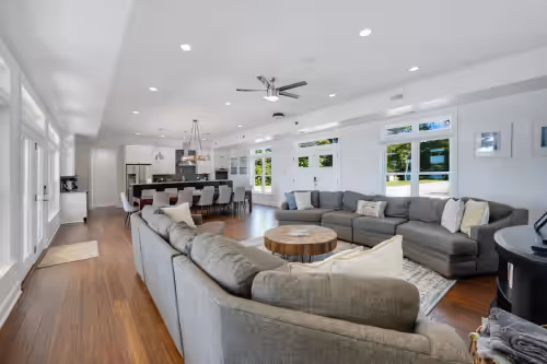 Wine Down: Your Southern-Style Waterfront Getaway on Lake Anna's Private Side, photo 4