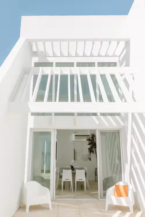 Outdoor dining at Ocean Front Luxury