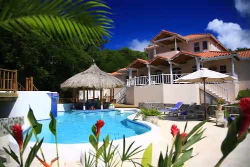Beau Rivage - Luxurious 5 Star Ocean View Villa, Fully Staffed with Chef, 5 min. Walk To Beach