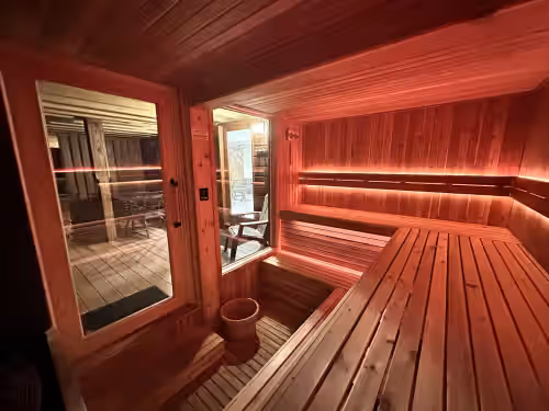 10Br Cozy Old Mill Lodge with Event hall, Sauna in Campobello sleeps 44, photo 3