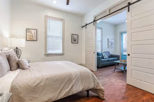 New Orleans Chic Oasis for 14, Near St. Charles, photo 2