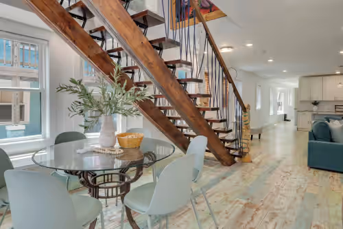 The Bikini Bottom Shore House, Spacious 8 Bedrooms, 7 Baths, Sleeps up to 25, photo 4
