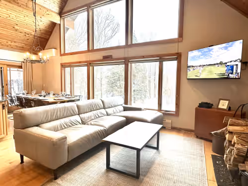 2 miles to ski lifts, 6 BR, 3BA hot tub,yard, AC, grill, lux bedding. CEDARWALK, photo 2