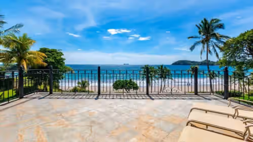 Stunning beachfront Flamingo mansion with incomparable ocean setting, photo 2