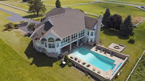 HUGE Crystal Lake 7 Acre Ranch w/Pool & Hot Tub, photo 4