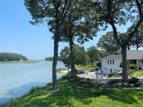 PVT PENINSULA! Hot tub, beach, spectacular views w/huge kitchen!Sleeps up to 21, photo 3