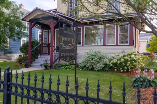 Premier Boutique Lodging in Oshkosh Wisconsin, photo 2