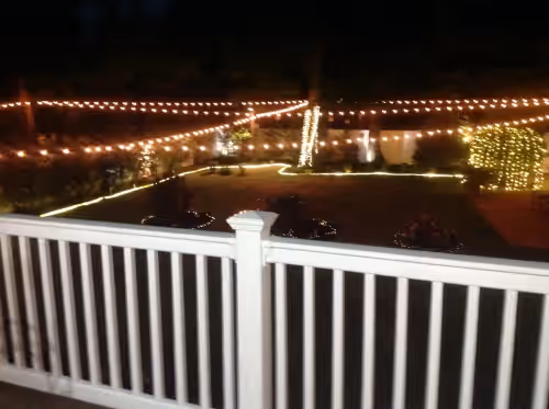 4 BR. 2 BTH, HOT TUB, MINS TO JONES BEACH, MINS TO RIVIERA WALK TO TRAIN TO NYC