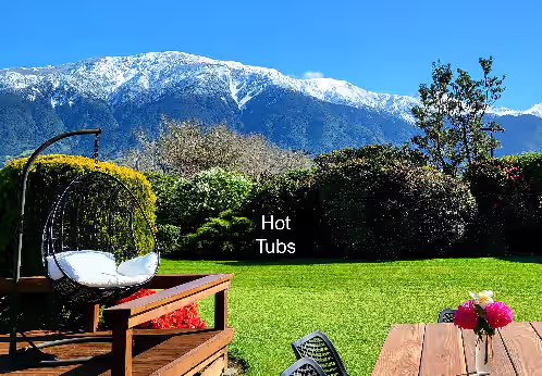 Te Mahuru Retreat Kaikoura. 2 Hot Tubs, Outstanding Views, Space to Play & Relax, photo 2