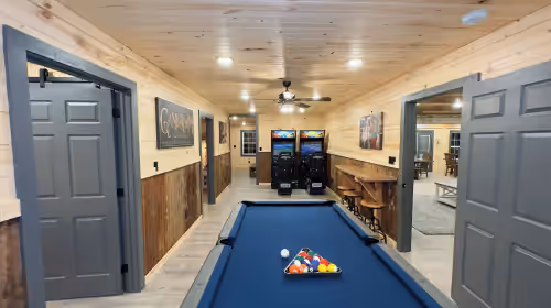 Indoor Pool, Theater, Firepit, Arcade, Pets & Views in Wears Valley, photo 2