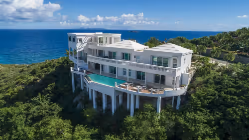 Luxury Villa, Walk to beach, BRAND NEW 55KW BACKUP GENERATOR