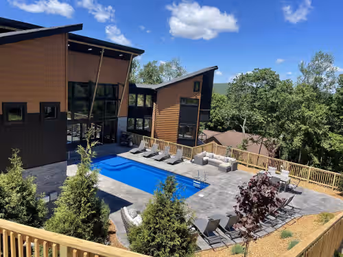 Luxury House private pool & Indoor Basketball court/Movie theater