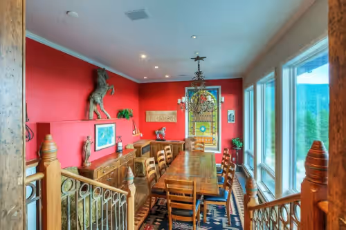 Luxurious Mountaintop Retreat with Stunning Views, photo 3
