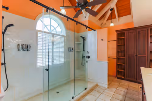 Beach House with a Pool, photo 5