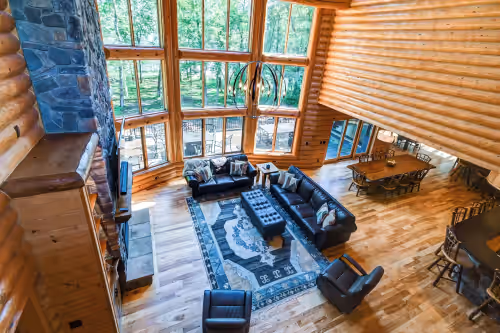 Stunning Lakefront Lodge On Castle Rock Lake! Perfect for Families or Retreats!