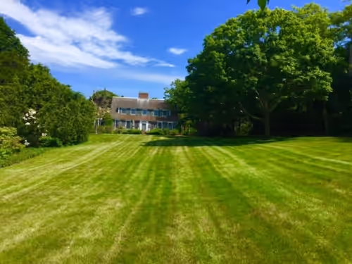 Overlooking Wychmere Harbor, 400 steps to beach, town & Nantucket ferry, photo 3