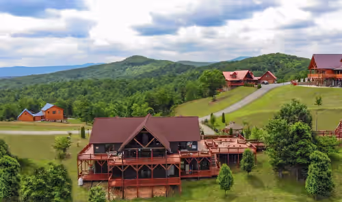 MountainTop Compound Groups,Corporate Retreat,Weddings,Churches 10-40BR,
66 Beds
