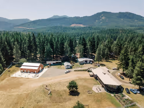 Luxury 8BR Lodge - Sleeps 20 and on 50 Acres of Private Land!
