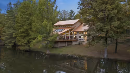 Events Welcome! Exclusive 65-Acre Gated Estate w/ Indoor Pool & Private Lake, photo 2