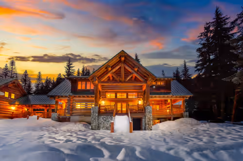 Luxurious 6000-square-foot mountain estate on 10 acres with hot tub & firepit