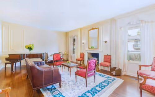 Luxurious & Historic 9-Bedroom Mansion, photo 4