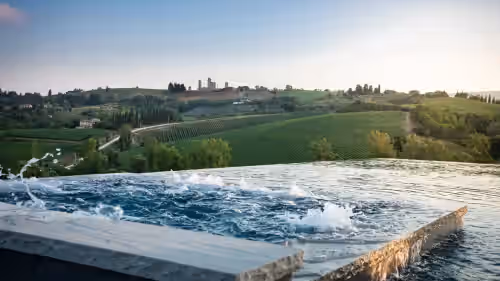 VILLA SARAH LUXURY SAN GIMIGNANO, 5 EN SUITE ROOMS , SWIMMING POOL, SPA, photo 3