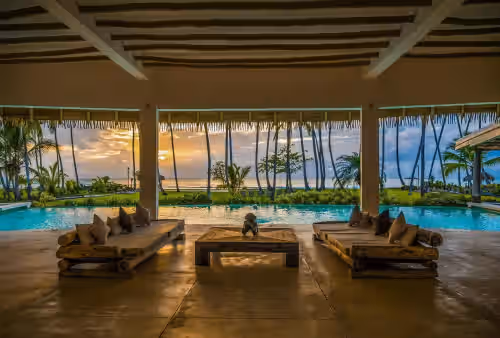 Villa del Mar, Luxury villa on the beach,13 bedrooms, pool, jacuzzi, full staff, photo 2