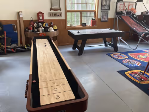Replica firehouse with large game room, close to hiking and skiing, photo 2