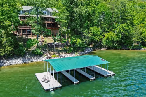 Gorgeous views with plenty of space & privacy for large groups. Pet Friendly, photo 2