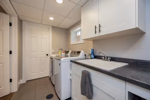 Private kitchen at Entertainers Paradise House + Shop