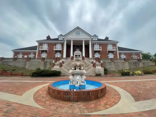 Kentucky's Majestic Mountaintop Estate: The Bluegrass Palace, photo 5