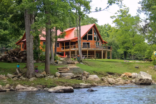 Luxury Riverfront Lodge sleeps 25 w/ Heated Pool, Great for Family Reunions