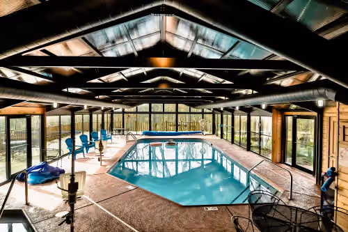 Kilbuck Creek ~ Indoor Pool & Jacuzzi ~ Sleeps 40, photo 3