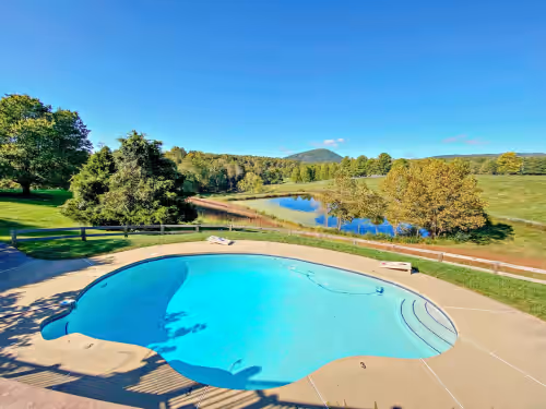 14-Person House with Pool and Hot Tub on Spectacular Estate, photo 2
