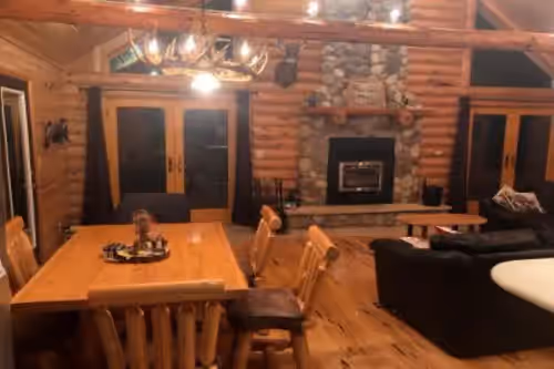 Dining at Fischer’s Secret Cabin on Private lake