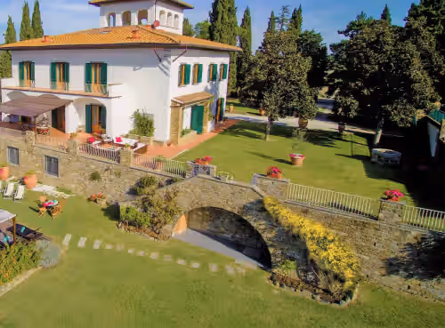 Charming Villa le Torri in Chianti, 8 ensuite bedrooms, A/C, Pool, Wi-Fi, Florence, photo 3