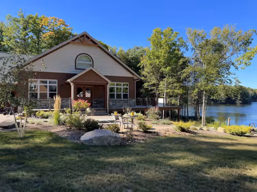 Secluded 25-acre private lake, set on 200 acres of private land. Sleeps 19, photo 3