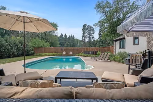 Large 6-Bedroom Heated Pool, photo 4