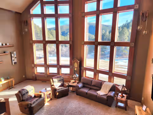 17 Acres of luxury, Comfort, & 2200sf Game Room / Movie Theater, photo 2