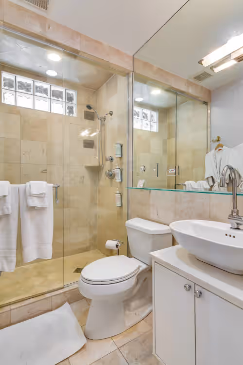 Your Own 8 Bedroom Private Inn and Event Space, Urban Garden Included, photo 4
