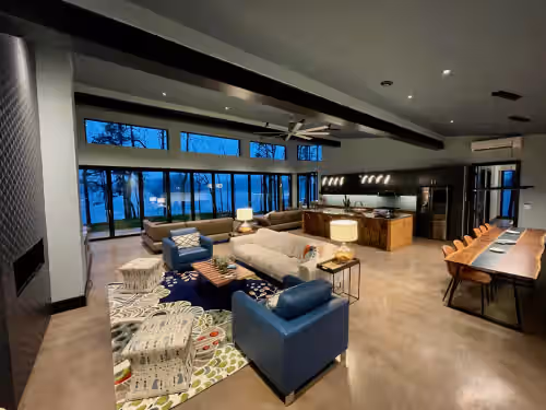 5 Modern Lakefront Luxury Oasis 270 Lake Views w/Dock & Hot Tub, photo 3