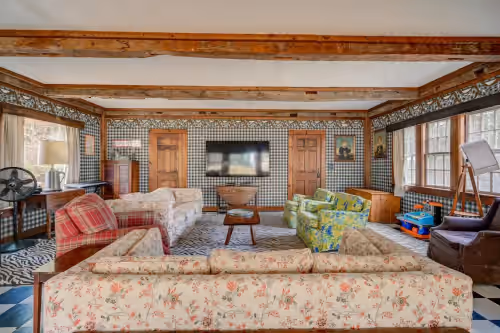 The Historic Wolfville Mountain Home, photo 2