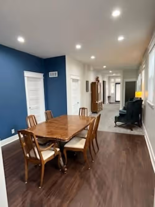 Dining at 1890's Craftsman Home 5BR 4BA, Sleeps 16+ w 6 TVs