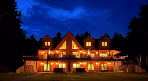 Grand Peaks Lodge, Ultimate Log Luxury, Stunning Views, Hot Tub & Sauna, EV Charger, 3D Tour, photo 4